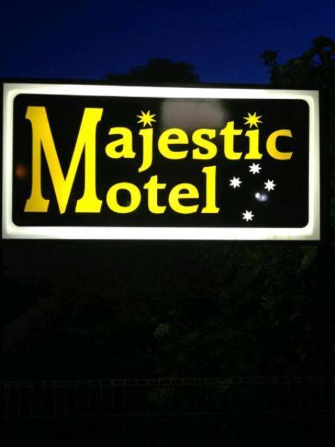 Majestic Motel Horsham Eksteriør billede