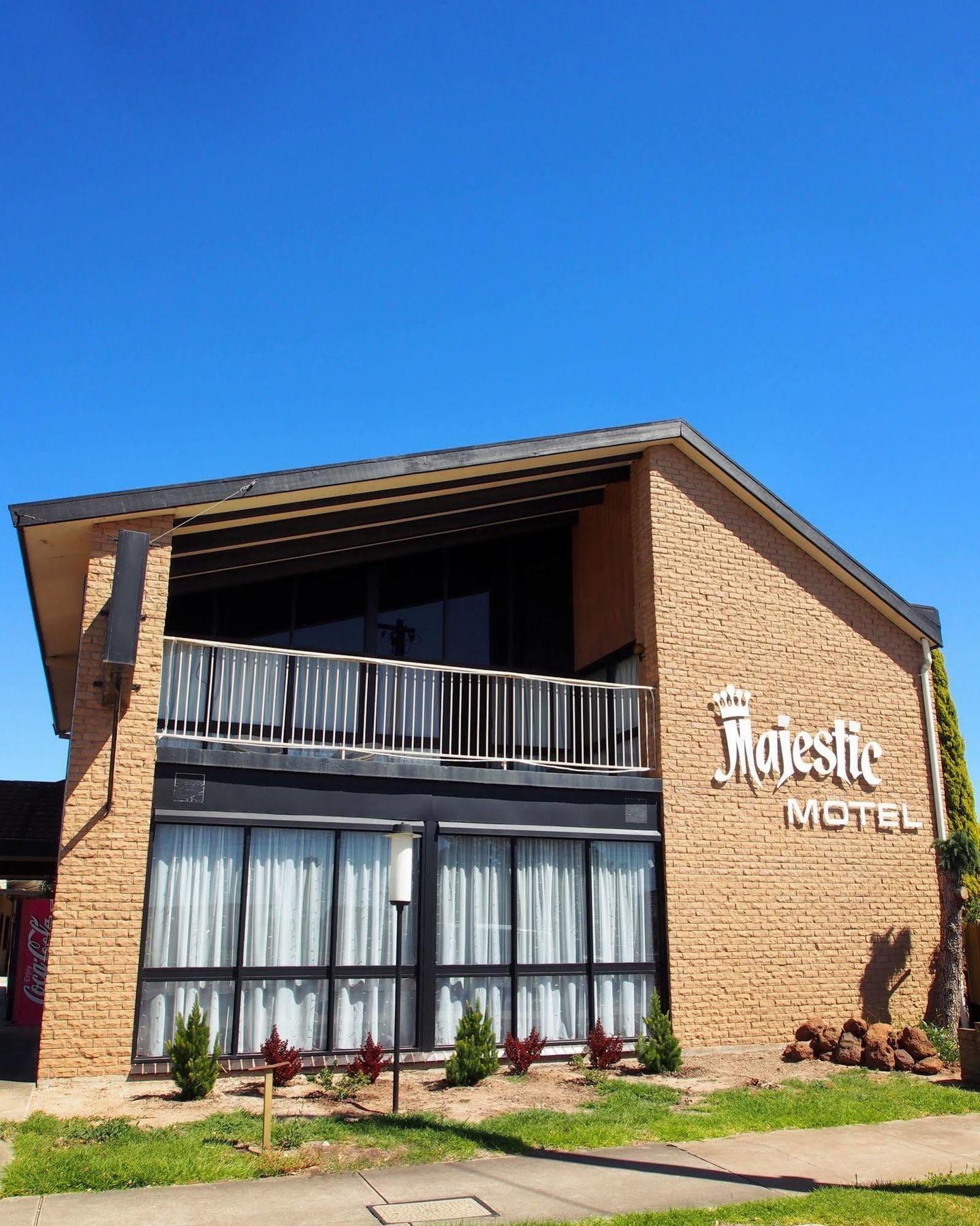 Majestic Motel Horsham Eksteriør billede